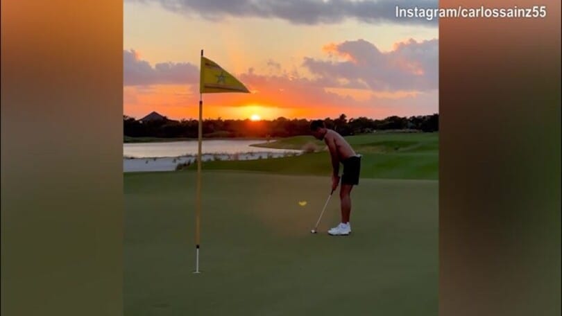 Formula 1, Sainz svago tra mare cristallino e partite di golf