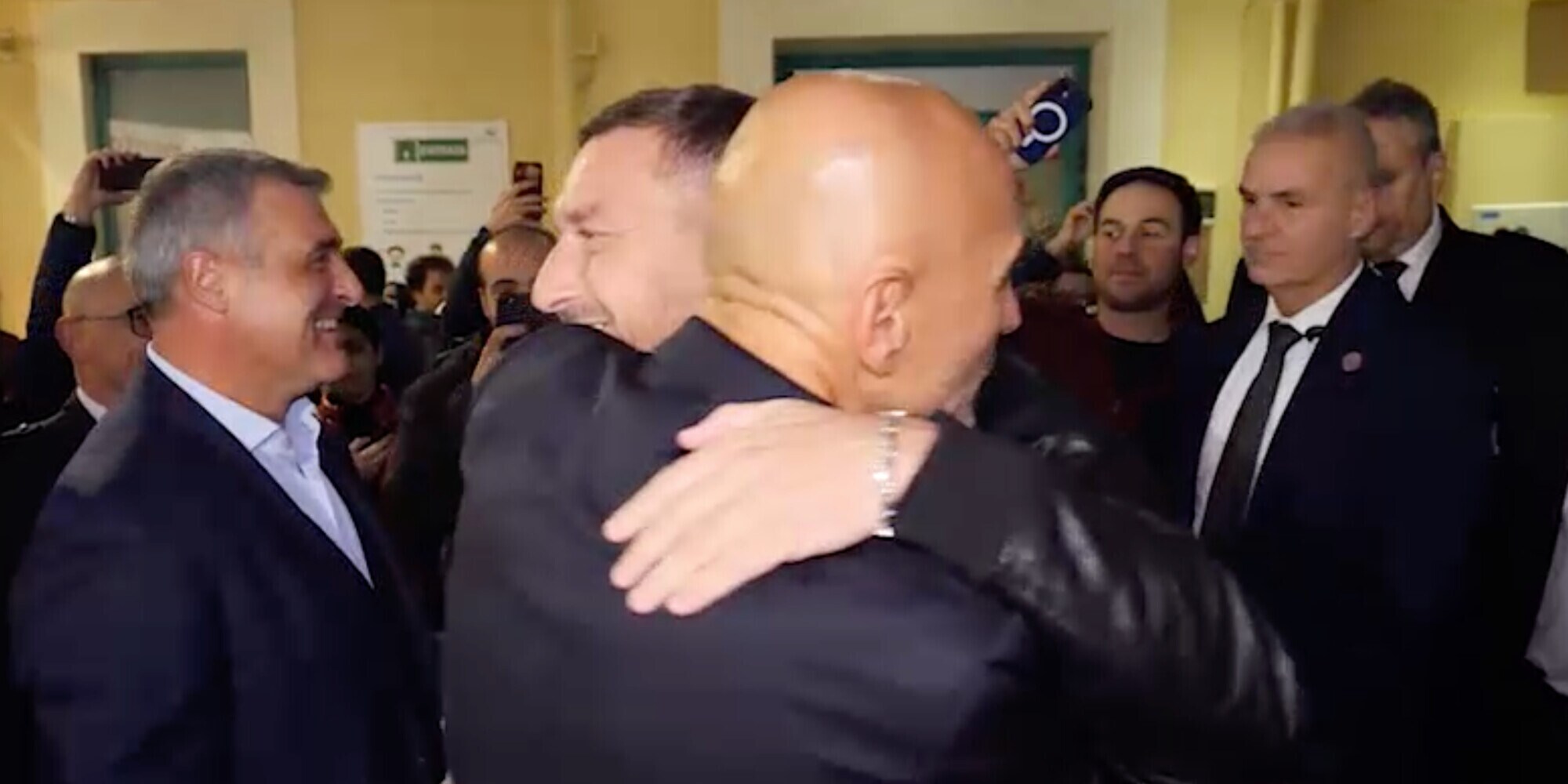Spalletti-Totti, abbraccio e pace fatta: "È bastato uno sguardo"