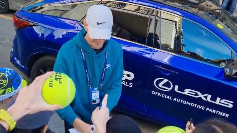 Nitto Atp Finals, Sinner verso la finale: bagno di folla fuori dall'hotel