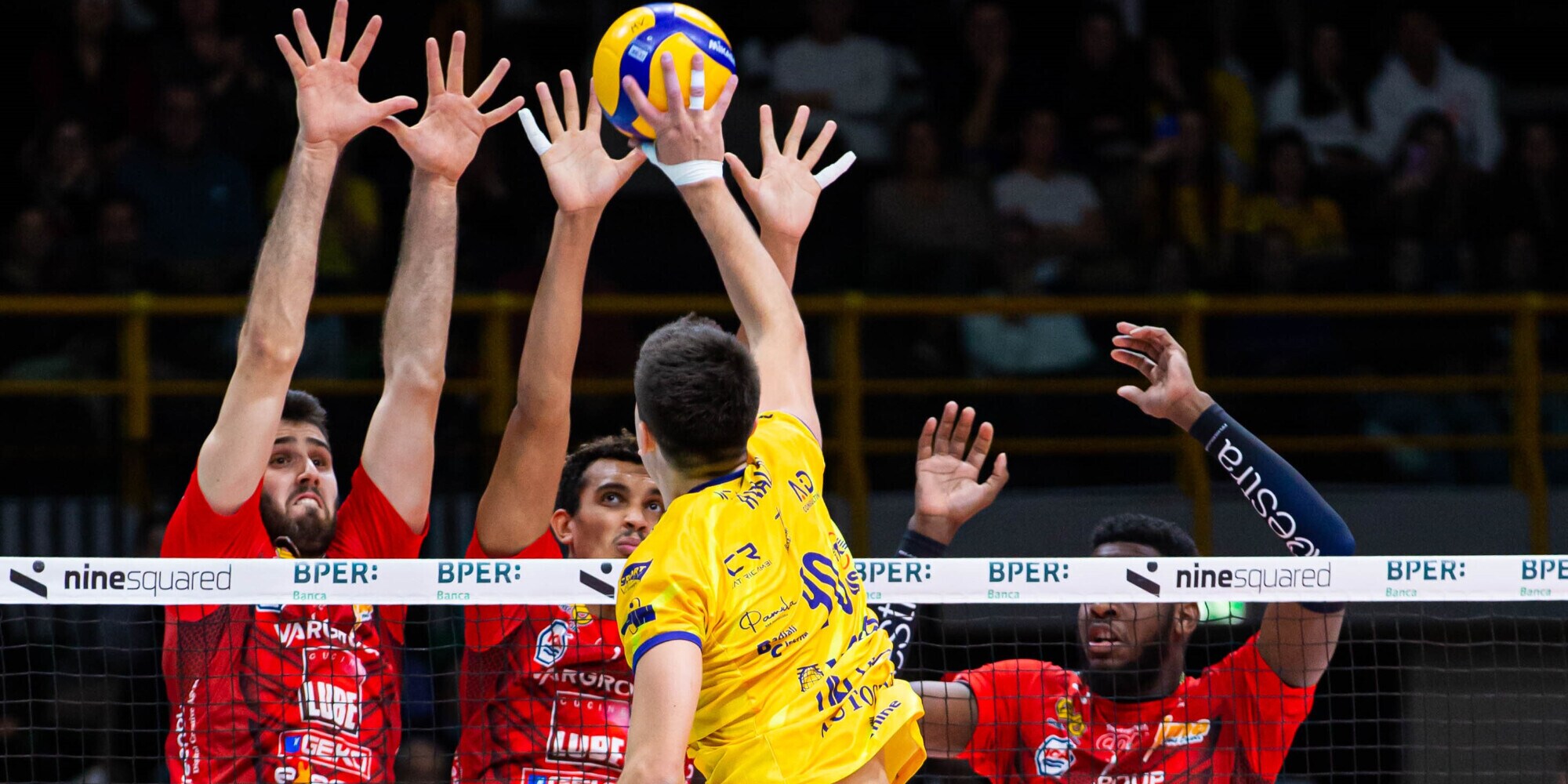 Civitanova impone la sua legge al Pala Panini