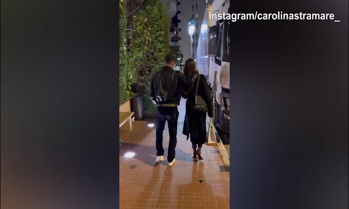 Pellegri e Carolina, insieme abbracciati: le immagini del loro amore