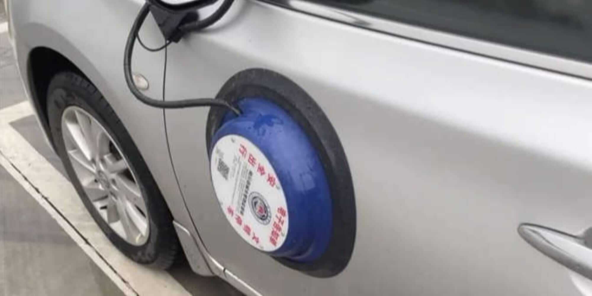 Ecco cosa fanno in Cina se parcheggi male l'auto