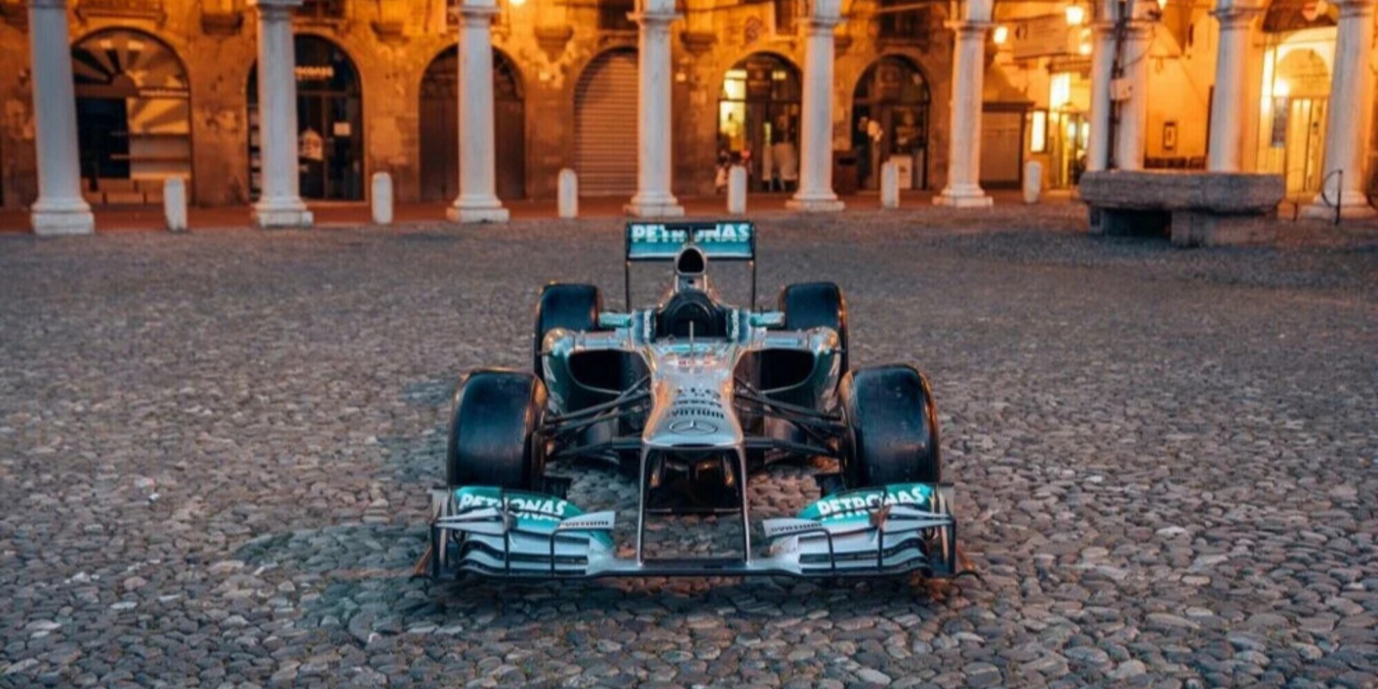 Hamilton, asta da record: la sua Mercedes W04 batte... Schumacher