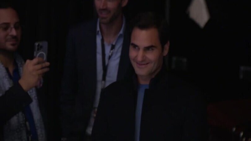 Roger Federer in lacrime a Zurigo davanti a Bocelli