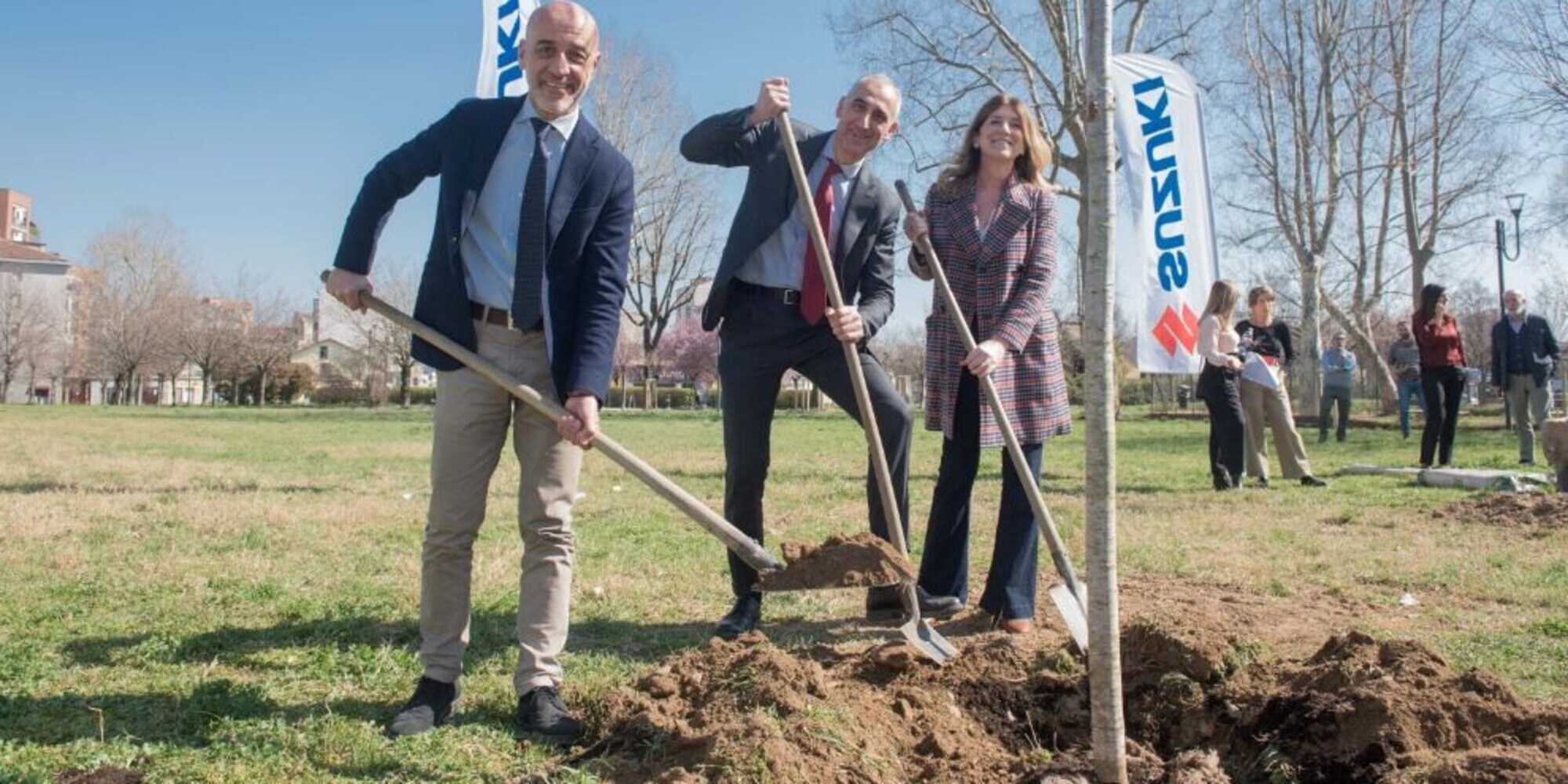 Suzuki a favore dell'ambiente: pianterà 11 ciliegi giapponesi a Torino