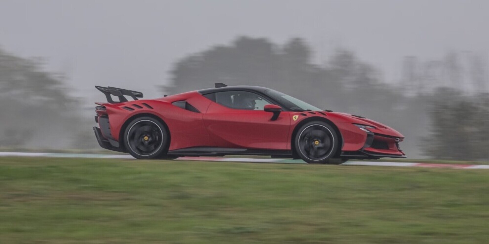 Ferrari perde potere: terremoto nella classifica dei 100 migliori brand al mondo