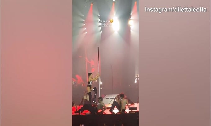 Elodie super sexy al concerto, Diletta Leotta e Chiara Ferragni scatenate!