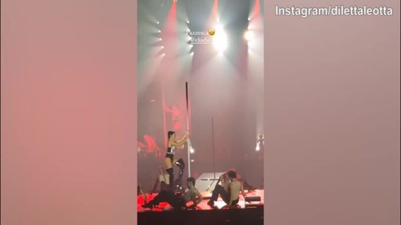 Elodie super sexy al concerto, Diletta Leotta e Chiara Ferragni scatenate!