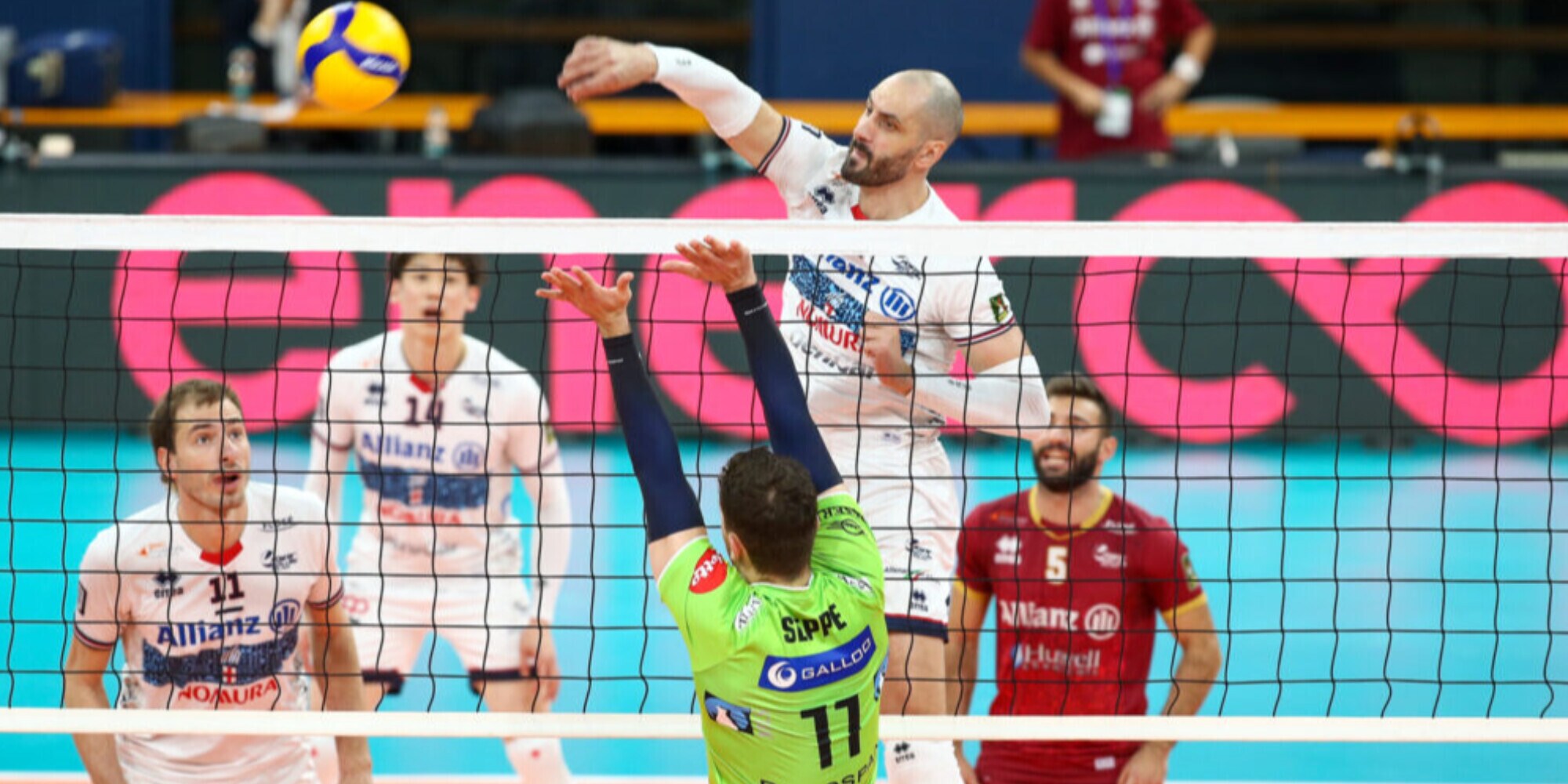 Cev Cup: Milano vince in tre set l'andata dei 16i