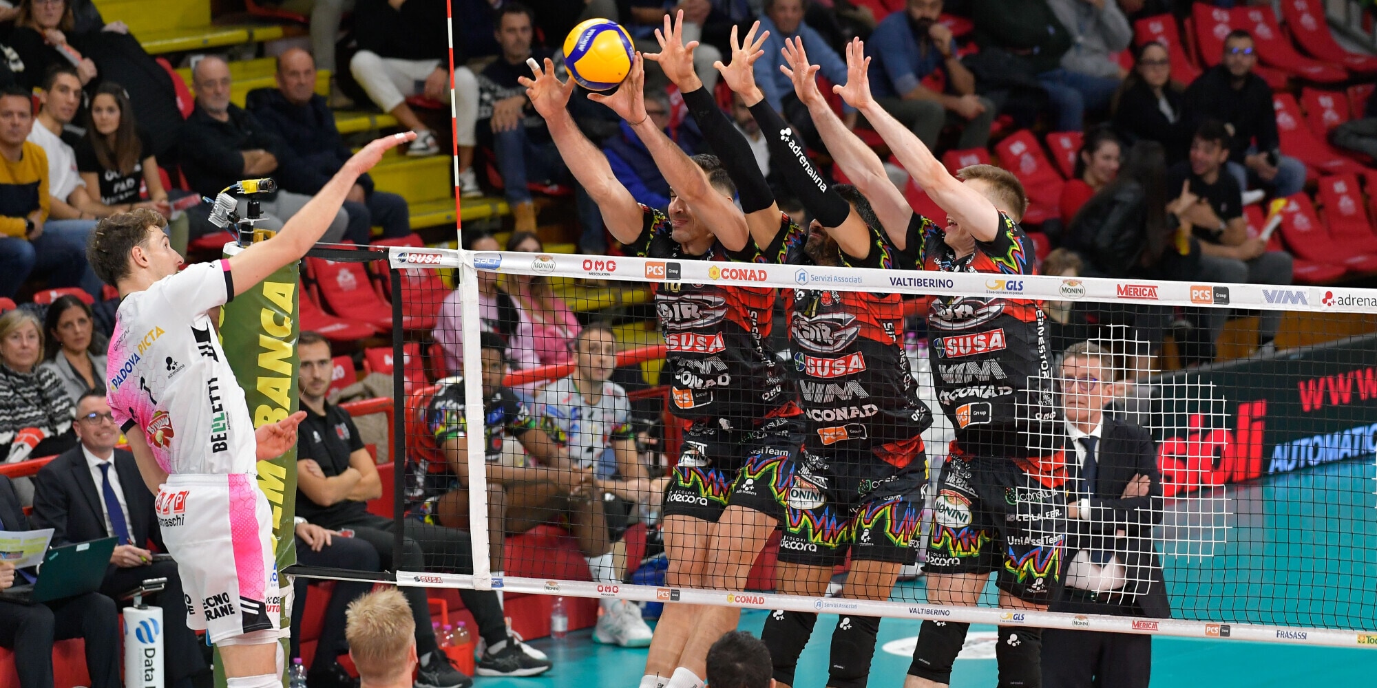 Perugia sbriga la pratica Padova in tre set