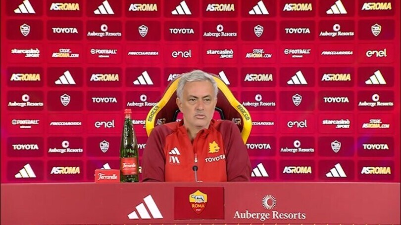 Mourinho: "Ho sentito ieri i Friedkin. Abbiamo parlato di contratto? No"