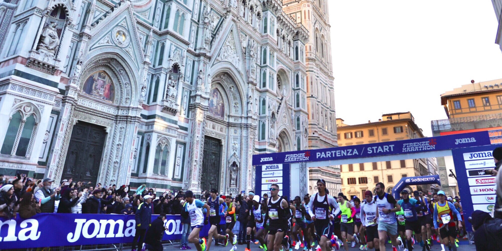 Dopo 20 anni la 39^ Firenze Marathonè azzurra con El Otmani. Donne trionfo di Clementine Mukandanga