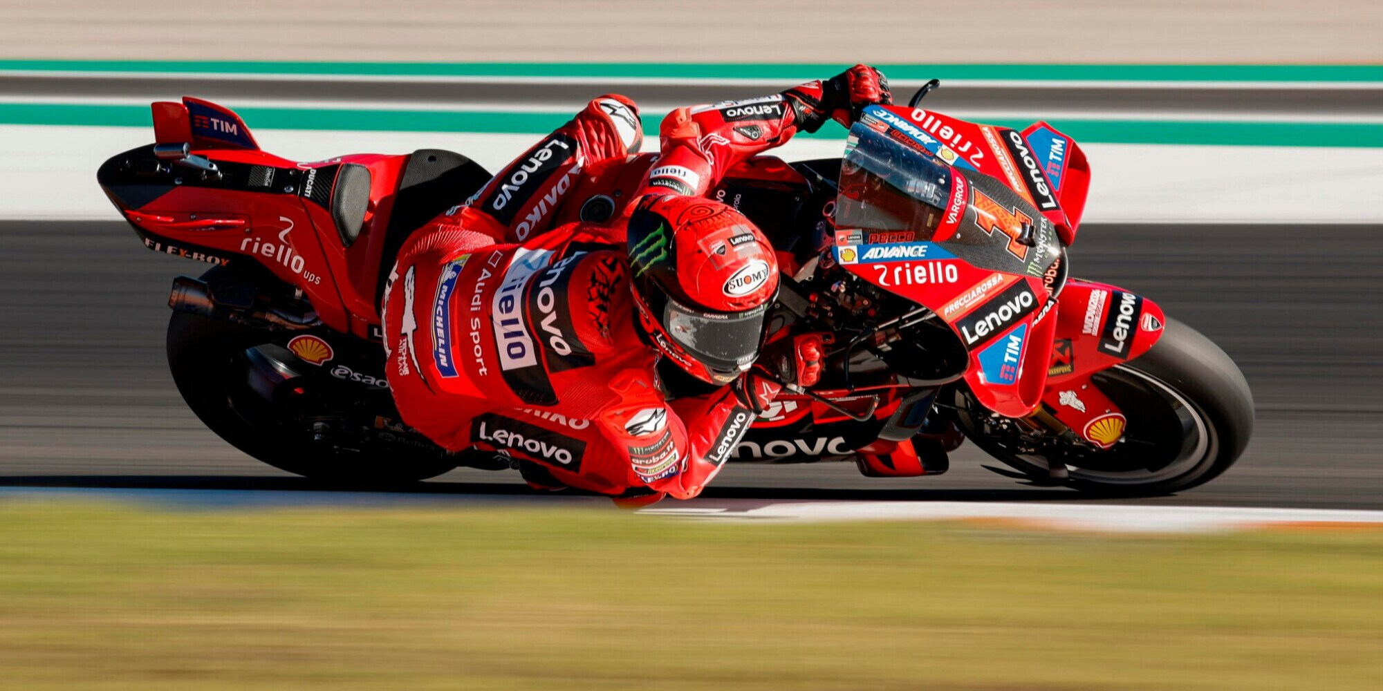 Bagnaia partirà dalla pole a Valencia, Vinales penalizzato: il motivo