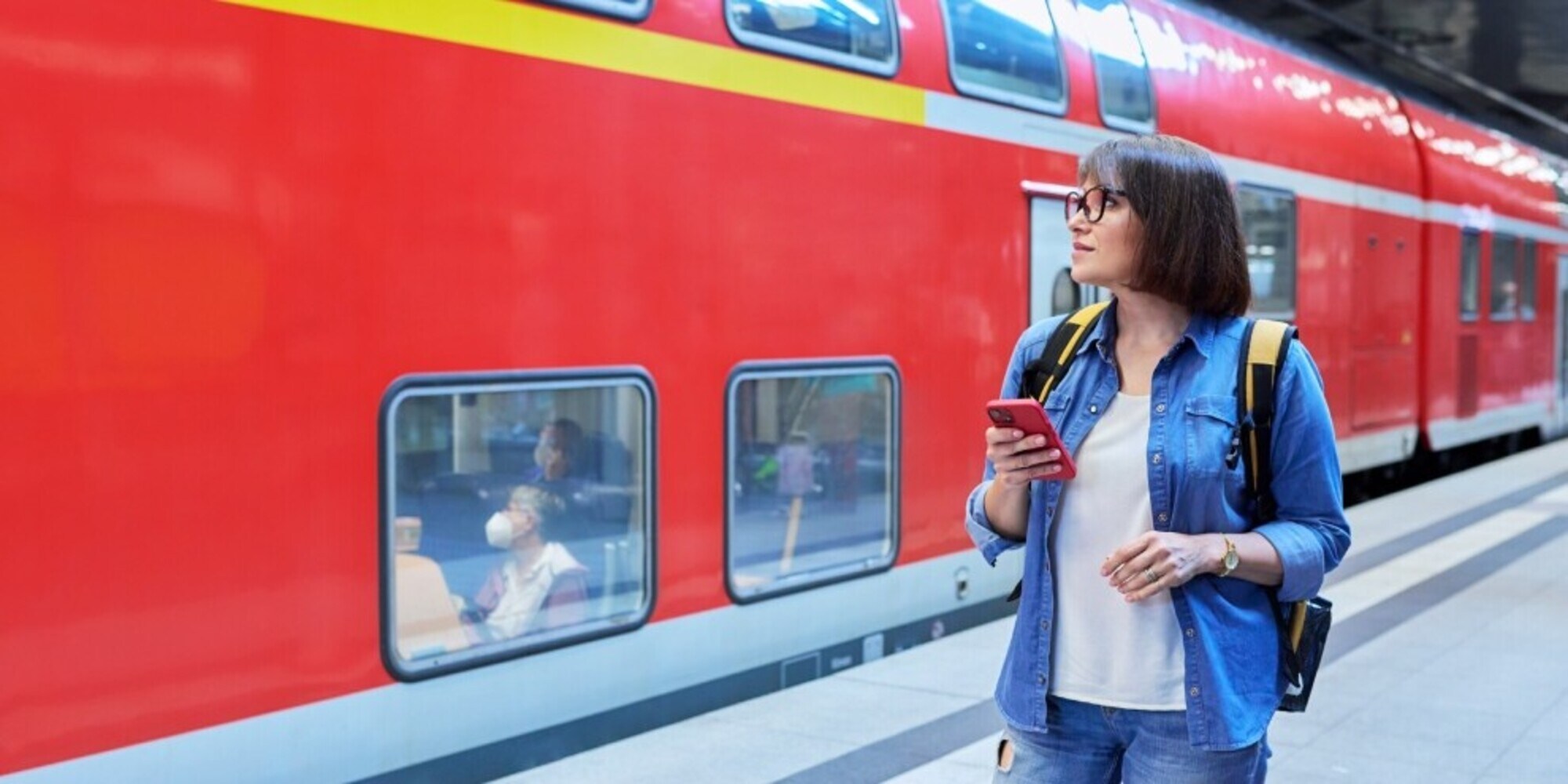 Si piastra i capelli sul treno: manda in tilt tutta la linea ferroviaria