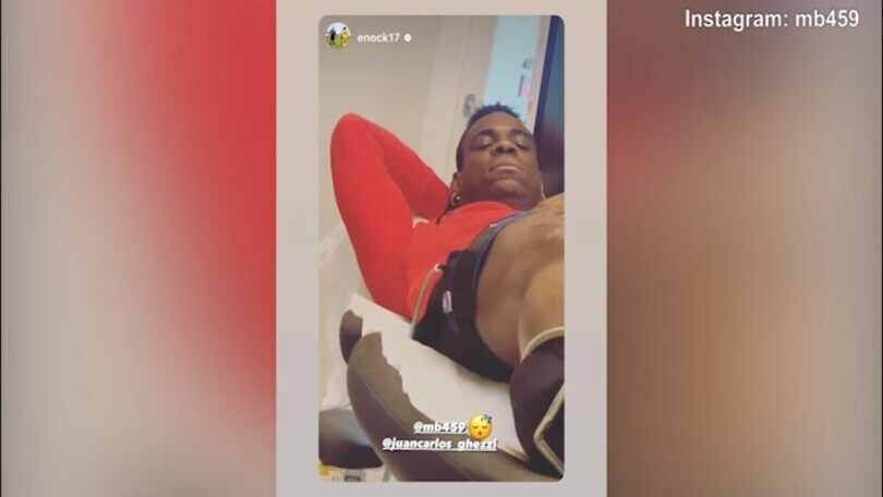 Balotelli, grasse risate con Enock