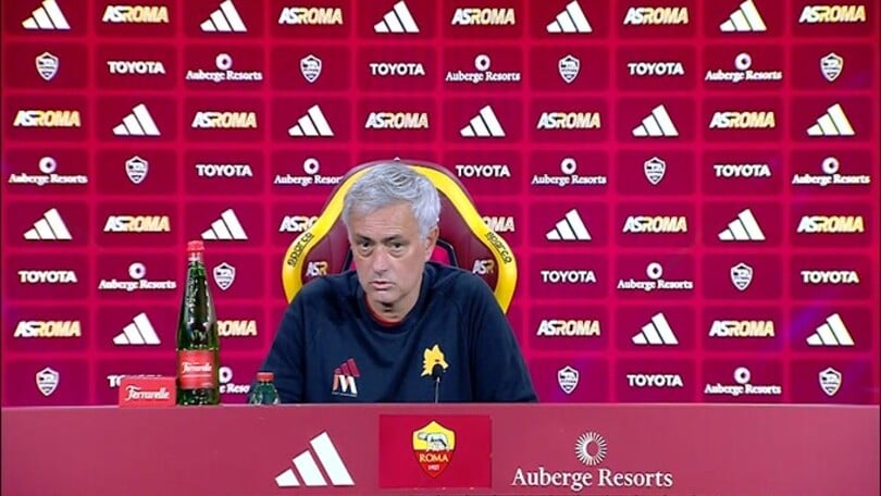 Mourinho: "Preoccupato da arbitro e Var. Berardi? Amore e odio"