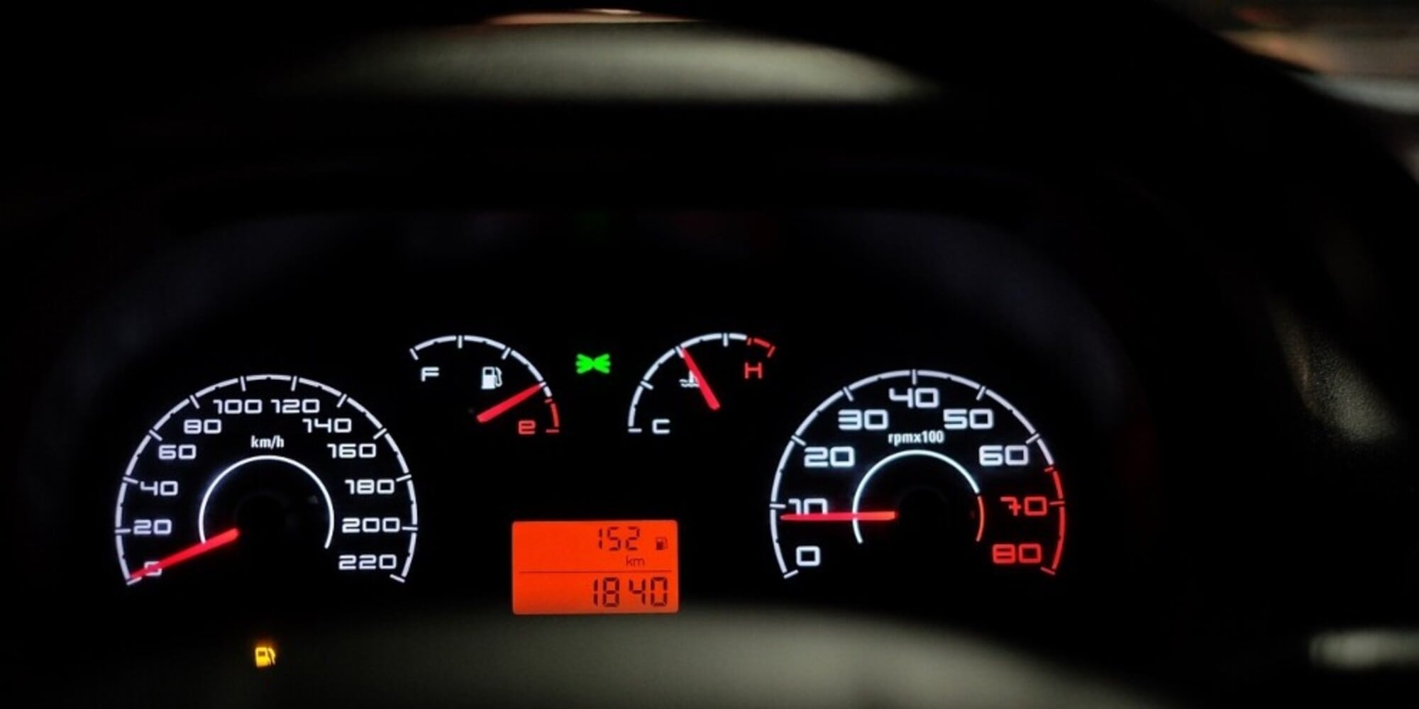 Sfreccia a 270 km/h e pubblica il video sui social: arriva la maxi multa
