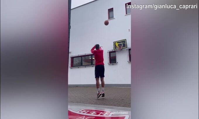 Monza, guarda Caprari: che tiratore anche..a basket