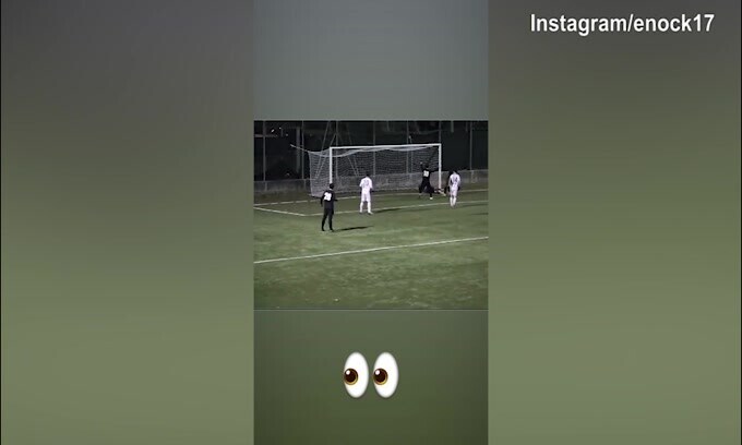 Gol alla Mario per....Enock Balotelli!