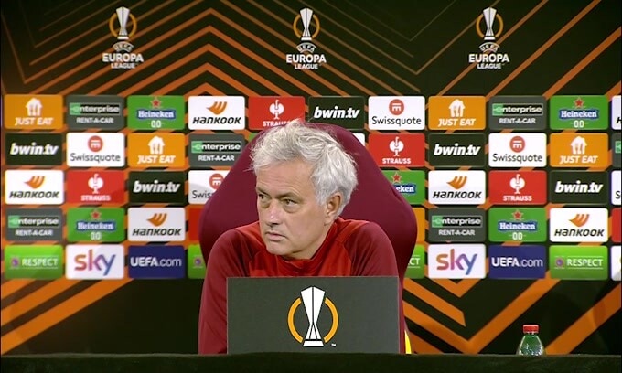 Mourinho: "Pensare io a un futuro insieme? Non ci devo pensare io"