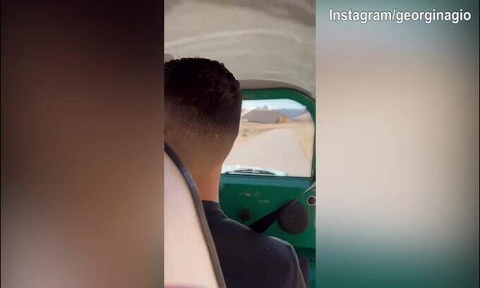 Georgina e CR7, giro insieme nel deserto