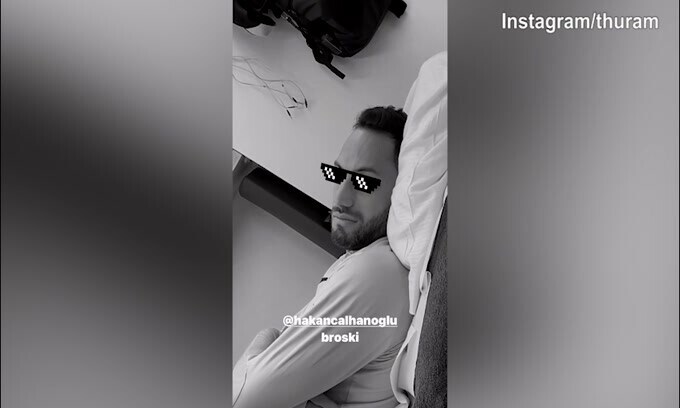 Inter, Calhanoglu dorme: Thuram lo prende in giro così...
