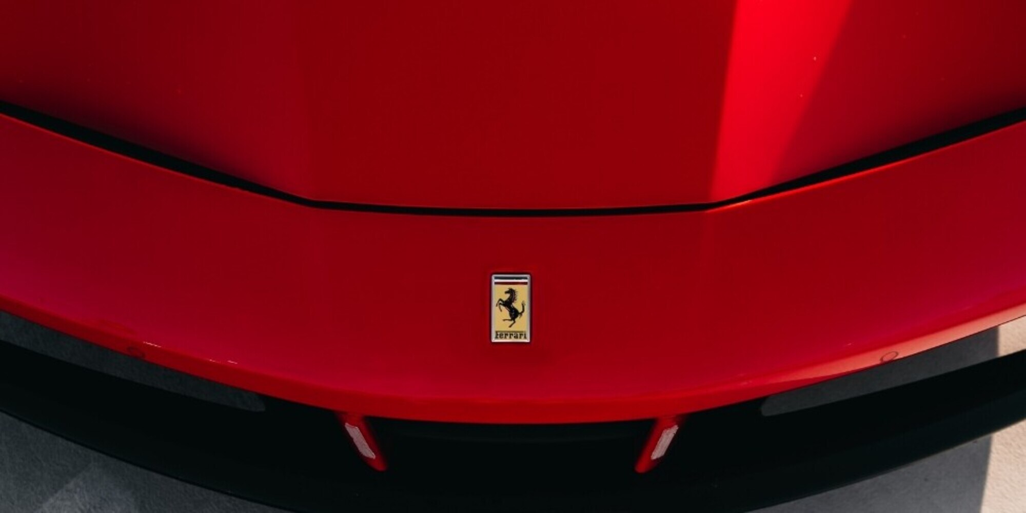 Ferrari si difende: una ricompensa a chi segnala una contraffazione