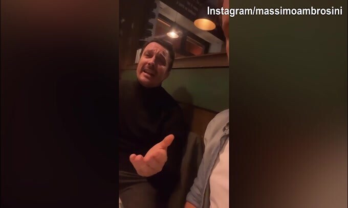 Massimo Oddo si trasforma....in cantante: Ambro assiste perplesso