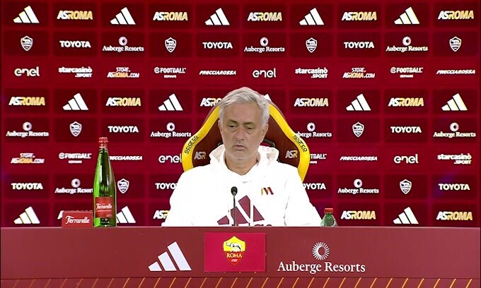 Mourinho avvisa: "Il Napoli è forte, sono gli stessi dello scorso anno"