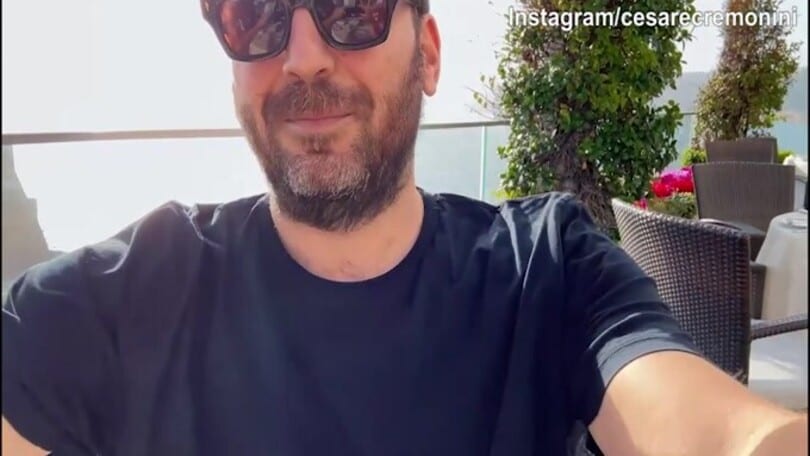 Cremonini scherza: "Natale a Napoli in maniche corte, un nuovo film"