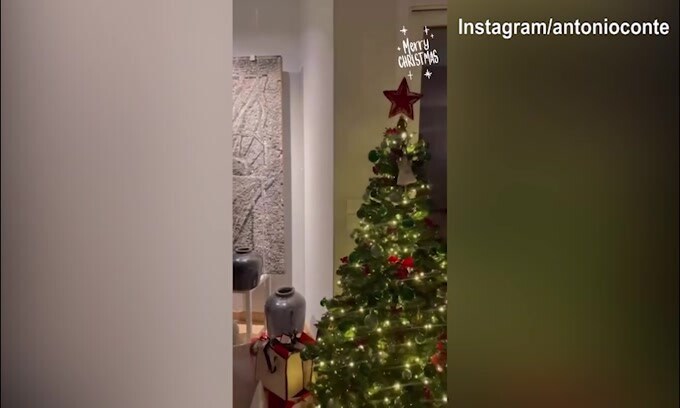Tavolata infinita per Natale: ecco come festeggiano a casa Conte