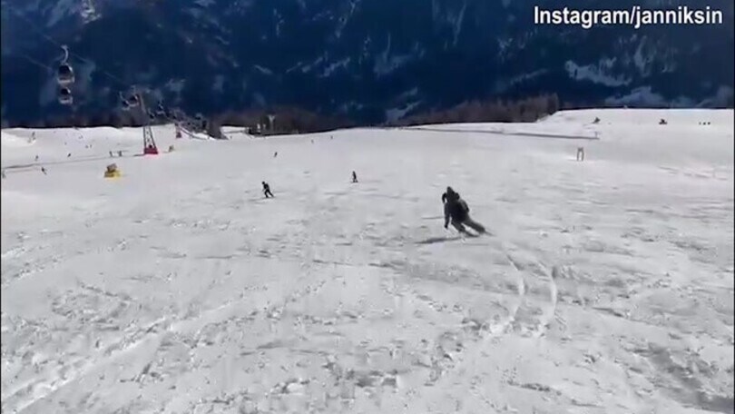 Sinner, campione anche...sugli sci