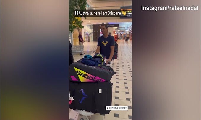 Tennis, l'arrivo a Brisbane di Rafa Nadal