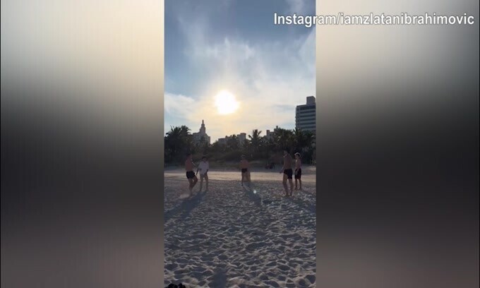 Milan in crisi, Ibra regala colpi spettacolari in spiaggia a Miami