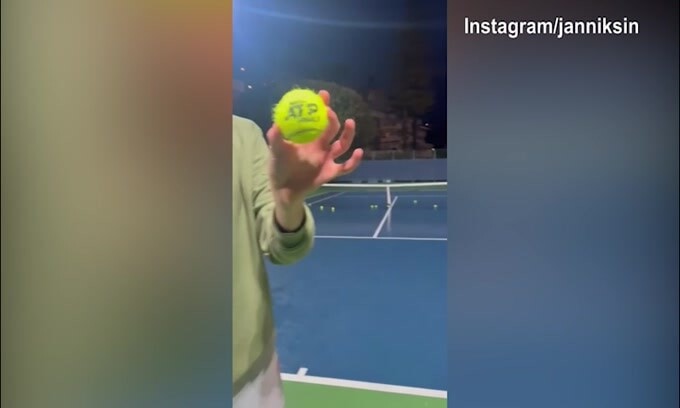 Tennis, l'ultima pallina giocata da Sinner nel 2023