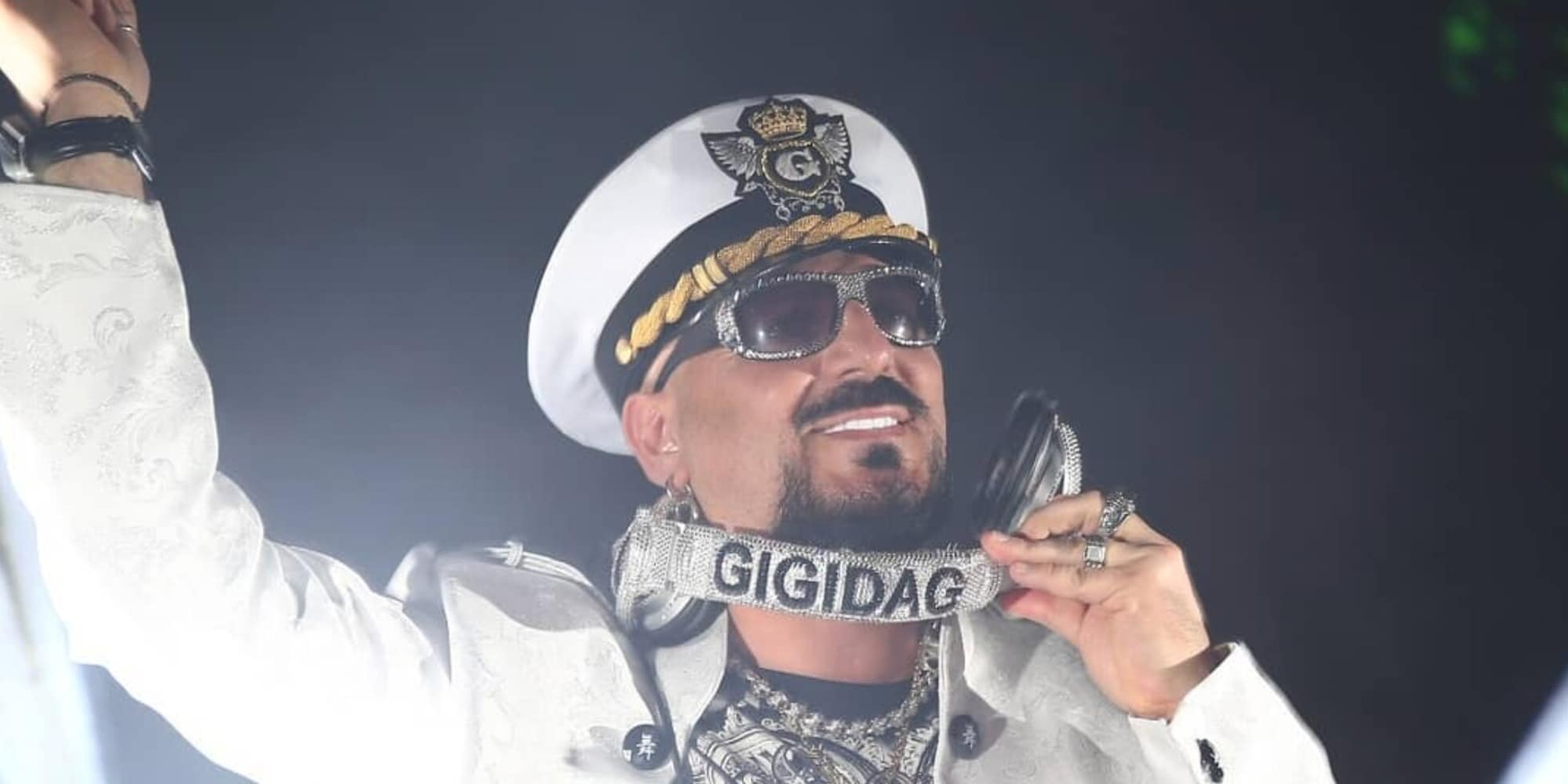 Gigi D'Agostino a Sanremo 2024 dopo la malattia: l'annucio di Amadeus