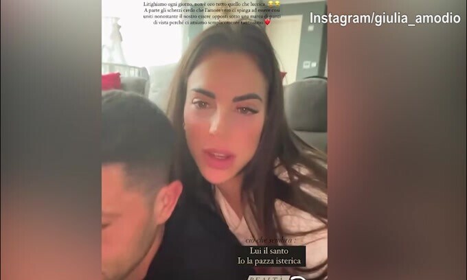 Sensi scherza con la moglie: "Andiamo d'accordo perchè ti sopporto..."