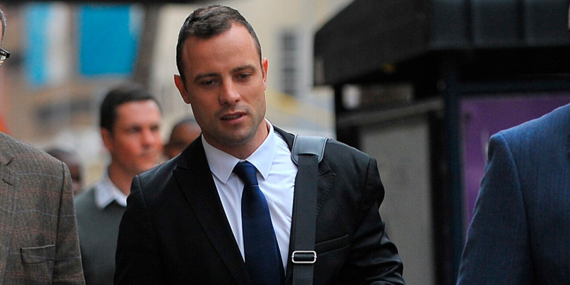 Oscar Pistorius scarcerato: il dolore della madre di Reeva Steenkamp