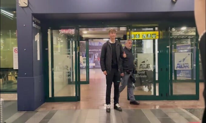 Roma, a Fiumicino è sbarcato Huijsen