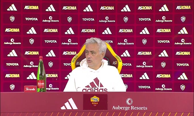 Mourinho: "Huijsen in futuro sarà un big, ma ora ha 10 minuti di serie A"