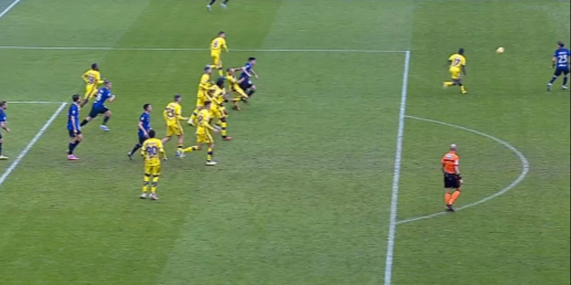 “Inter, 2-1 da annullare! Bastoni dà una gomitata a Duda”: l’analisi di Marelli