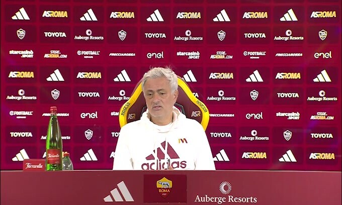 Mourinho: "I tifosi pensano che io sia José Mourinho Potter"