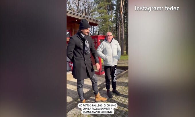 Risate e sorrisi tra Ibra e Fedez a Milanello