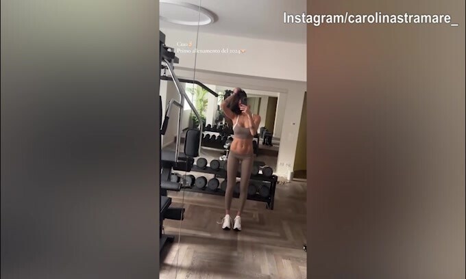 Carolina Stramare in palestra, il video manda in tilt i social