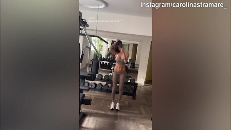 Carolina Stramare in palestra, il video manda in tilt i social