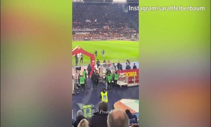 Roma, debutto da allenatore di De Rossi: la sua lady immortala tutto