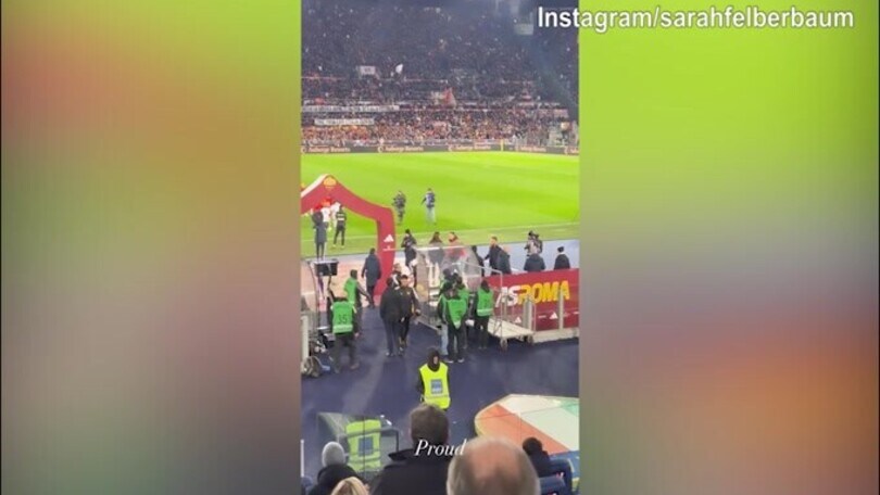 Roma, debutto da allenatore di De Rossi: la sua lady immortala tutto