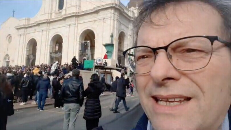 Cagliari, i funerali di Riva e la compostezza della gente sarda