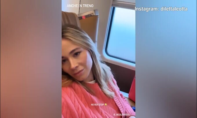 Diletta Leotta dove sta andando? Intanto si trucca in treno
