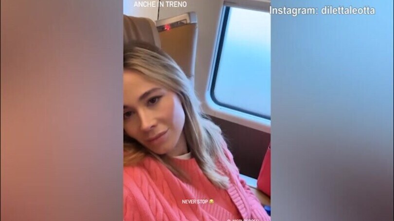 Diletta Leotta dove sta andando? Intanto si trucca in treno